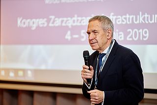 Dr. Sławomir Heller (INFRAMA) during his opening speech